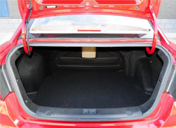 逸动 2013款 1.6L 自动豪华型 国V 车厢座椅   后备厢