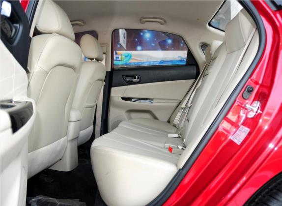 逸动 2013款 1.6L 手动精英型 国V 车厢座椅   后排空间