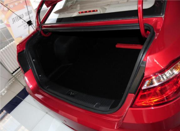 逸动 2014款 1.6L 手动豪华型 车厢座椅   后备厢