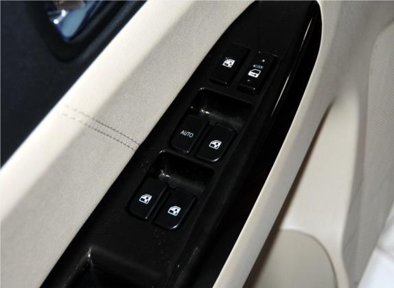 逸动 2014款 1.6L 手动豪华型 车厢座椅   门窗控制