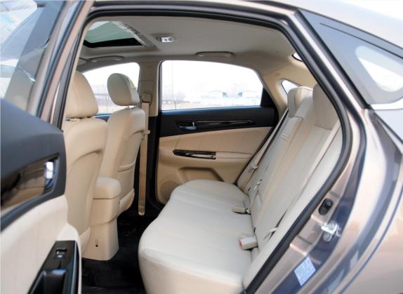 逸动 2014款 1.6L 手动尊贵型 车厢座椅   后排空间