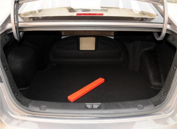 逸动 2014款 1.6L 手动尊贵型 车厢座椅   后备厢
