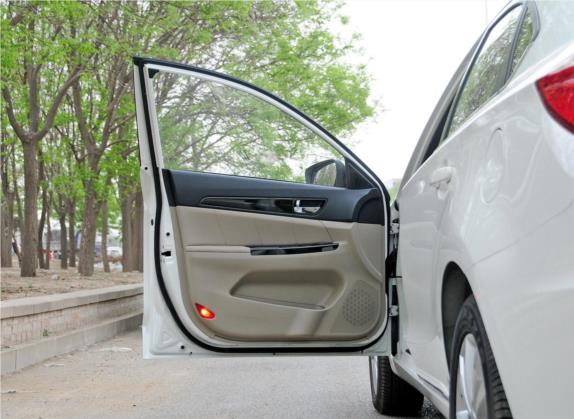 逸动 2014款 1.6L 自动尊贵型 车厢座椅   前门板