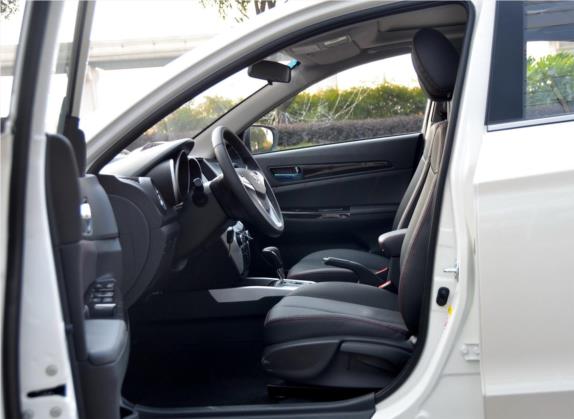 逸动 2014款 1.5T 自动运动尊贵型 车厢座椅   前排空间