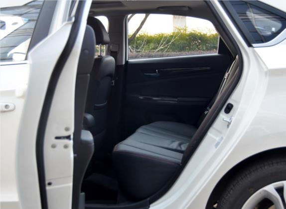 逸动 2014款 1.5T 自动运动尊贵型 车厢座椅   后排空间