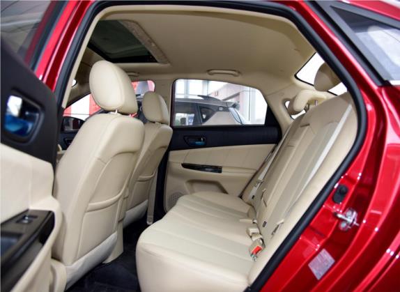逸动 2015款 1.6L 手动豪华型 国IV 车厢座椅   后排空间
