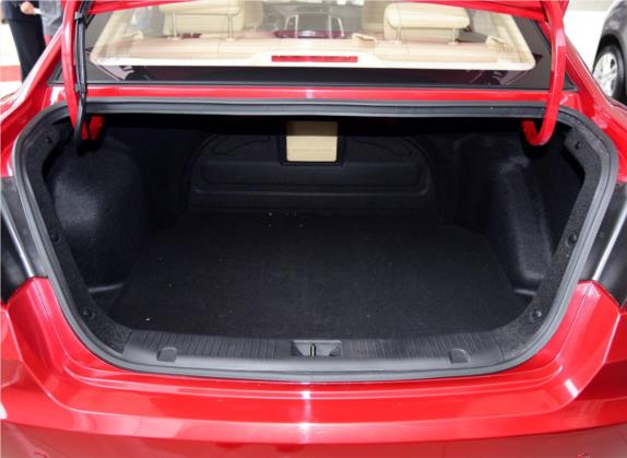 逸动 2015款 1.6L 手动豪华型 国IV 车厢座椅   后备厢
