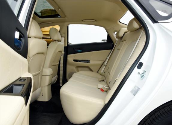 逸动 2015款 1.6L 自动豪华型 车厢座椅   后排空间
