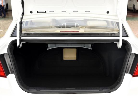 逸动 2015款 1.6L 自动豪华型 车厢座椅   后备厢