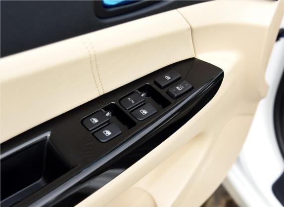 逸动 2015款 1.6L 自动豪华型 车厢座椅   门窗控制