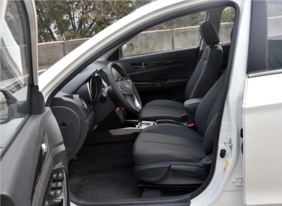 逸动 2015款 1.6L 自动尊贵型 车厢座椅   前排空间