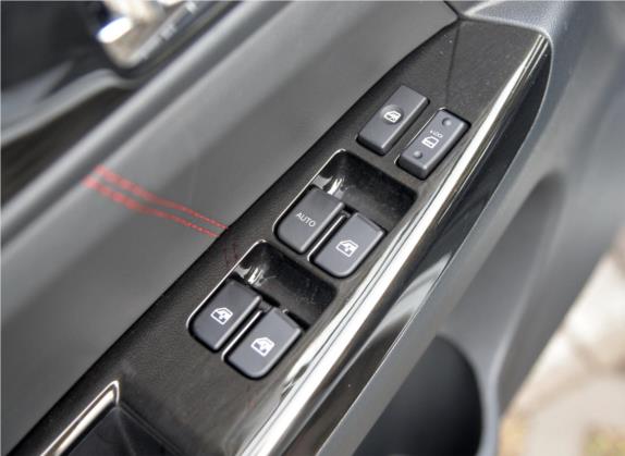 逸动 2015款 1.6L 自动尊贵型 车厢座椅   门窗控制