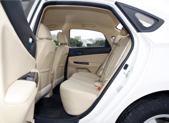 逸动 2015款 1.6L 手动精英型 国V 车厢座椅   后排空间