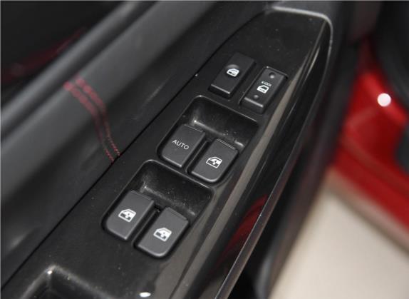 逸动 2015款 1.6L 手动尊贵型 国V 车厢座椅   门窗控制
