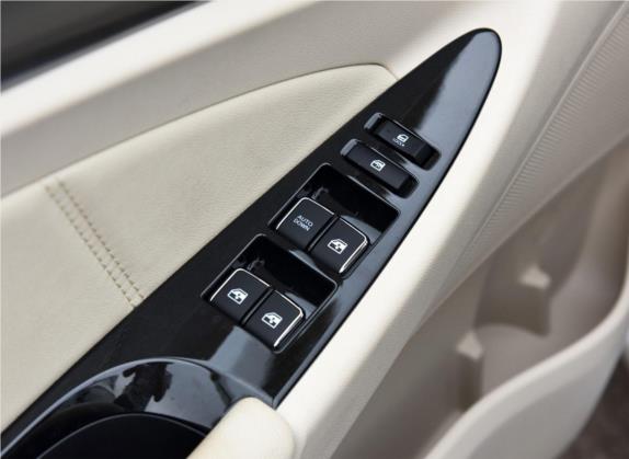 逸动 2016款 1.6L 自动风尚型 车厢座椅   门窗控制