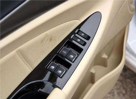 逸动 2016款 1.6L 手动风尚型 车厢座椅   门窗控制