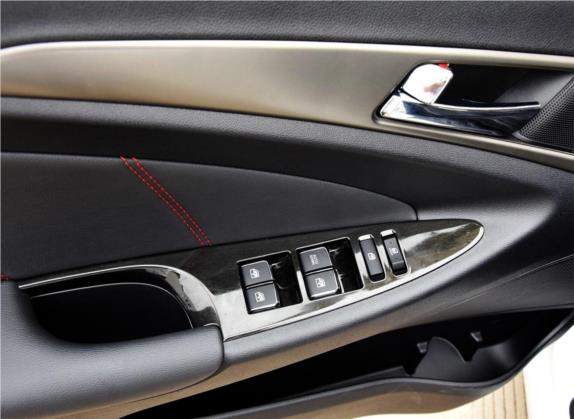 逸动 2016款 1.6L GDI 手动劲尚型 车厢座椅   门窗控制