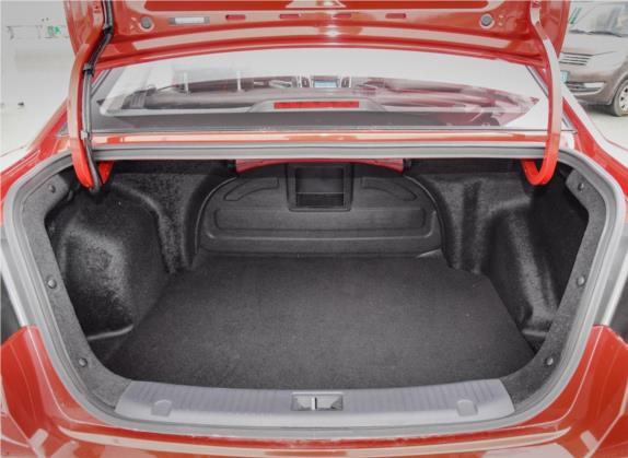 逸动 2016款 1.6L GDI 手动劲锐型 车厢座椅   后备厢