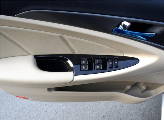 逸动 2016款 1.6L 自动领尚型 车厢座椅   门窗控制