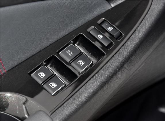 逸动 2016款 蓝动版 1.6L 手动领航型 车厢座椅   门窗控制