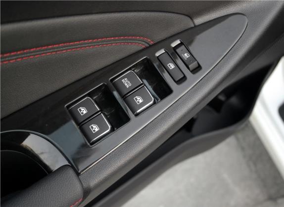逸动 2016款 蓝动版 1.6L 手动先锋型 车厢座椅   门窗控制
