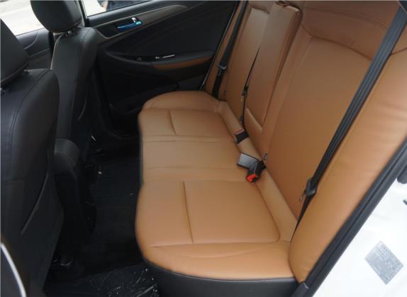 逸动 2016款 1.6L GDI 自动劲尚型 车厢座椅   后排空间