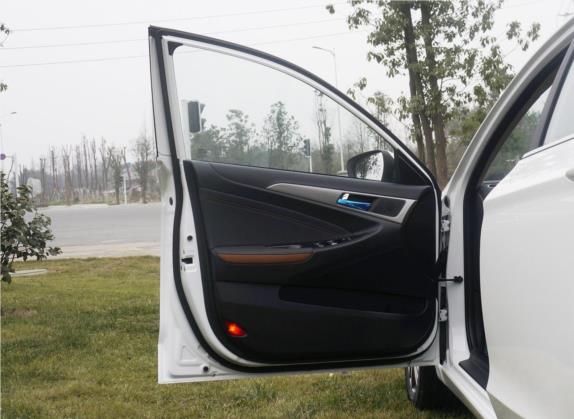 逸动 2016款 1.6L GDI 自动劲尚型 车厢座椅   前门板