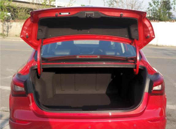 逸动 2018款 1.6L GDI 自动时尚型 车厢座椅   后备厢
