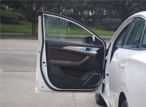 逸动 2018款 高能版 1.6L GDI 自动争锋型 国V 车厢座椅   前门板