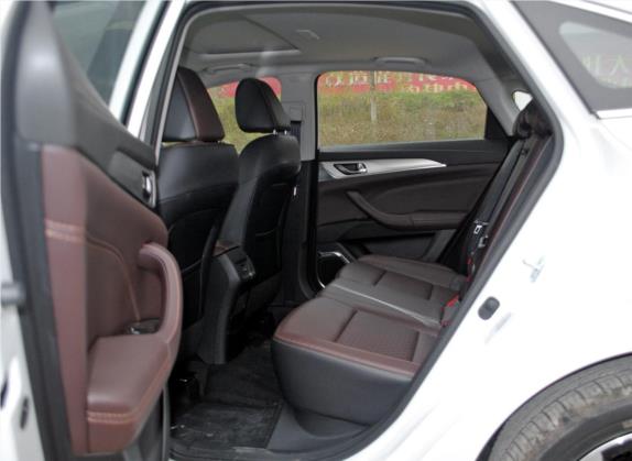 逸动 2018款 高能版 1.6L GDI 自动领锋型 国V 车厢座椅   后排空间