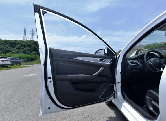 逸动 2019款 1.6L GDI 手动超值版 国V 车厢座椅   前门板