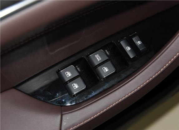 逸动 2019款 高能版 1.6L GDI 手动争锋型 国VI 车厢座椅   门窗控制