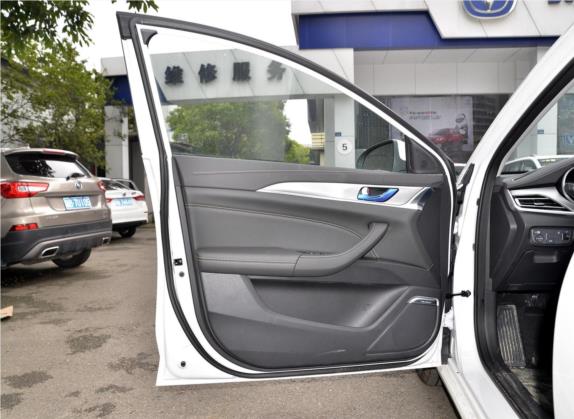 逸动 2019款 高能版 1.6L GDI 自动先锋型 国VI 车厢座椅   前门板