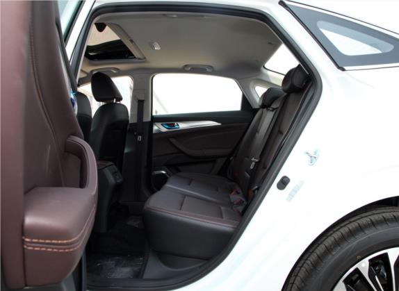 逸动 2019款 高能版 1.6L GDI 自动争锋型 国VI 车厢座椅   后排空间