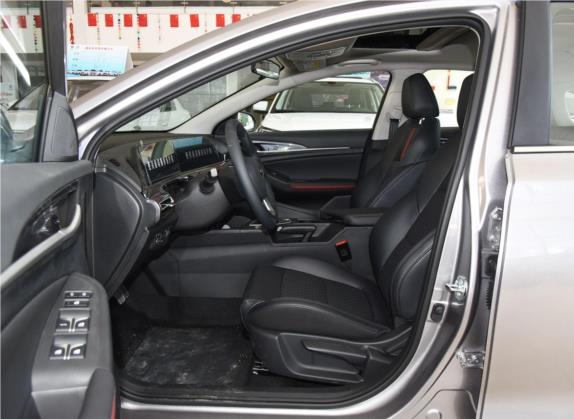 逸动 2020款 PLUS 1.6L GDI 手动豪华型 车厢座椅   前排空间