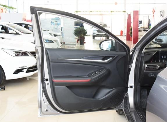 逸动 2020款 PLUS 1.6L GDI 手动豪华型 车厢座椅   前门板
