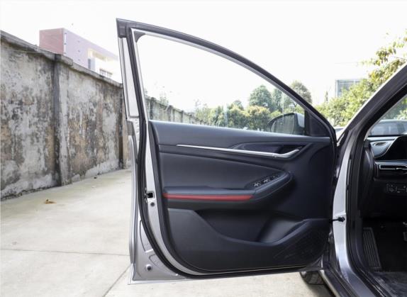 逸动 2020款 PLUS 1.6L GDI 自动豪华型 车厢座椅   前门板