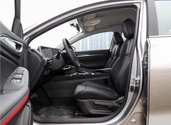 逸动 2020款 PLUS 百万版 1.6L GDI CVT精英型 车厢座椅   前排空间