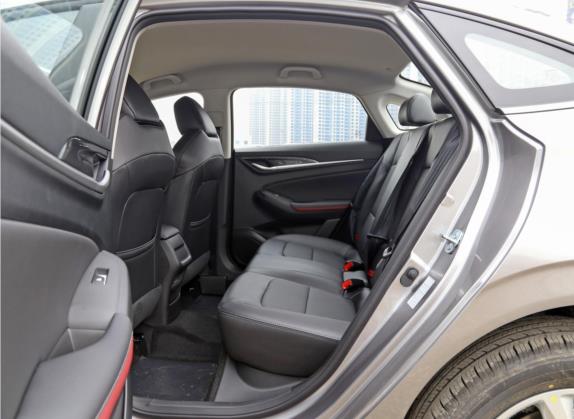 逸动 2020款 PLUS 百万版 1.6L GDI CVT精英型 车厢座椅   后排空间