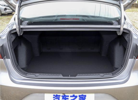 逸动 2020款 PLUS 百万版 1.6L GDI CVT精英型 车厢座椅   后备厢