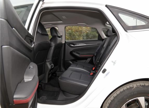 逸动 2020款 PLUS 百万版 1.6L GDI CVT豪华型 车厢座椅   后排空间