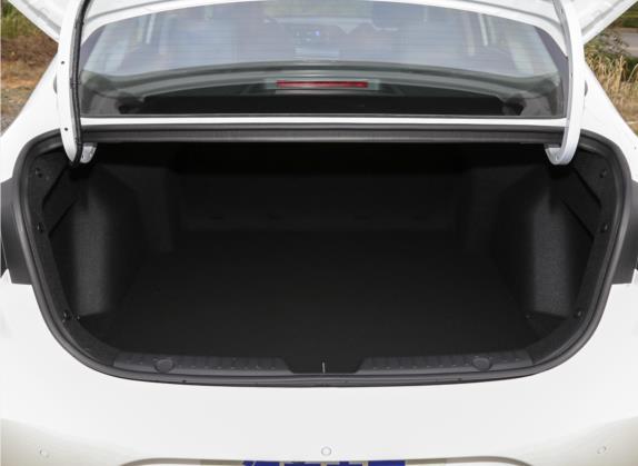 逸动 2020款 PLUS 百万版 1.6L GDI CVT豪华型 车厢座椅   后备厢