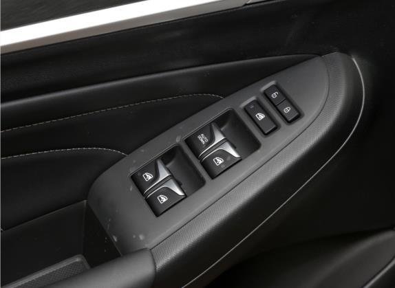 逸动 2021款 PLUS 1.6L GDI 手动精英型 车厢座椅   门窗控制