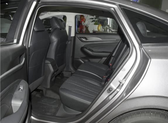 逸动 2021款 PLUS 1.6L GDI CVT精英型 车厢座椅   后排空间
