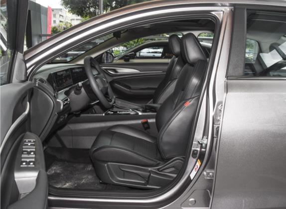 逸动 2022款 PLUS 1.6L GDI CVT豪华型 车厢座椅   前排空间
