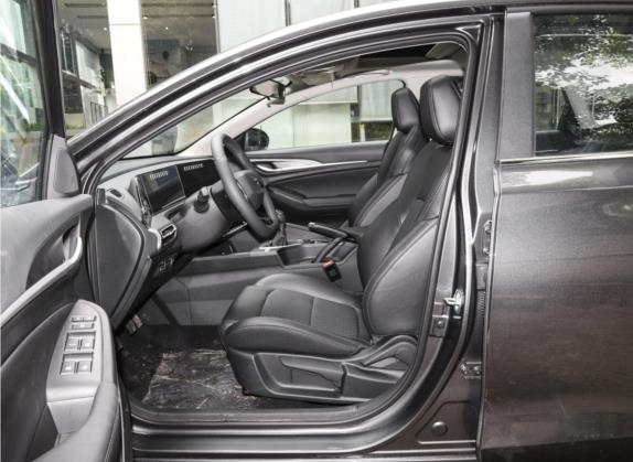 逸动 2022款 PLUS 1.6L GDI 手动豪华型 车厢座椅   前排空间