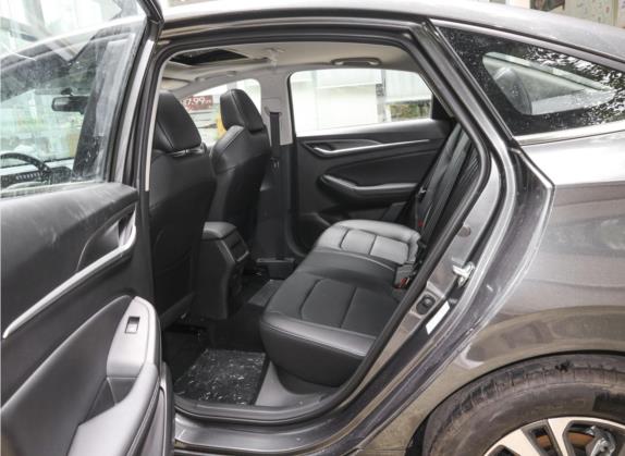 逸动 2022款 PLUS 1.6L GDI 手动豪华型 车厢座椅   后排空间