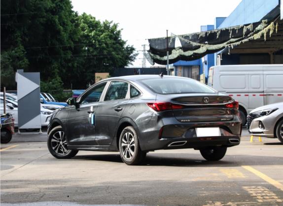 逸动 2022款 PLUS 1.6L GDI 手动豪华型 外观   斜后