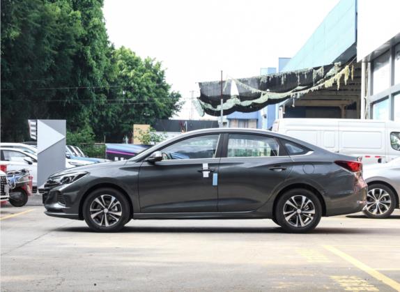 逸动 2022款 PLUS 1.6L GDI 手动豪华型 外观   正侧