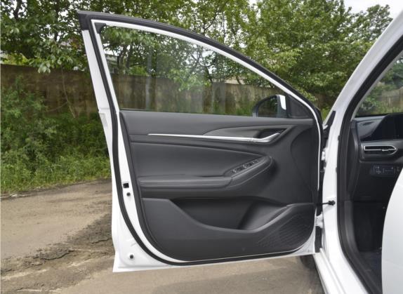 逸动 2022款 PLUS 1.6L GDI CVT精英型 车厢座椅   前门板